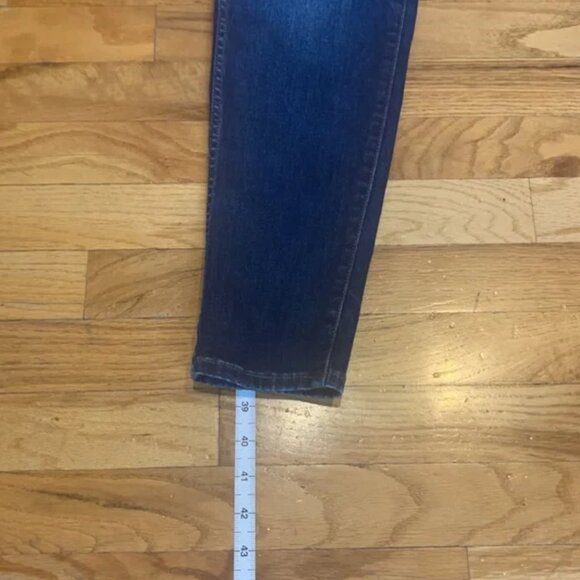 Madewell Medium Wash Skinny-Skinny Stretchy Jeans | Sleek & Comfortable - Picture 2 of 8